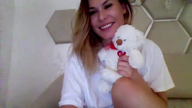 Gallery image thumbnail from Isa__'s myfreecams stream on, 08/26/2023, 22:39 image 17 of 20
