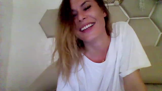 Gallery image thumbnail from Isa__'s myfreecams stream on, 08/26/2023, 22:39 image 13 of 20