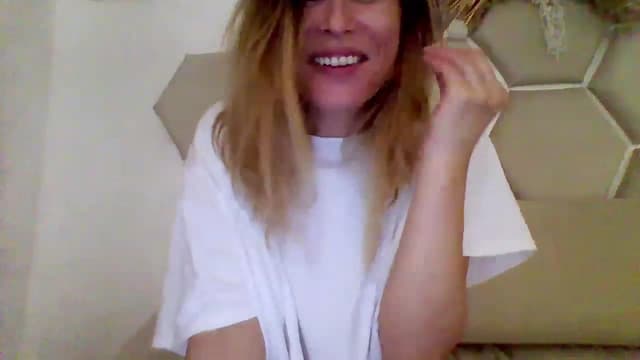 Gallery image thumbnail from Isa__'s myfreecams stream on, 08/26/2023, 22:39 image 5 of 20