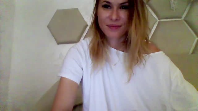 Gallery image thumbnail from Isa__'s myfreecams stream on, 08/26/2023, 23:27 image 10 of 20