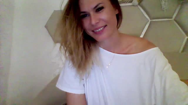 Gallery image thumbnail from Isa__'s myfreecams stream on, 08/26/2023, 23:27 image 18 of 20