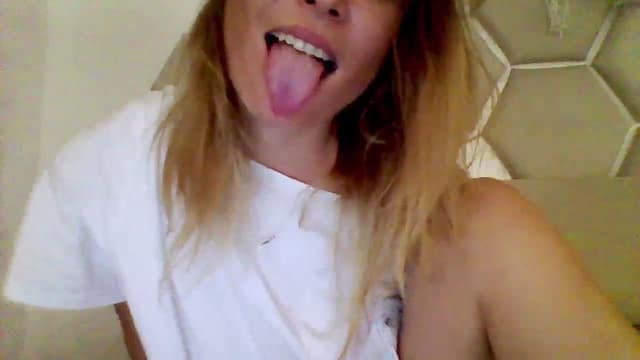 Gallery image thumbnail from Isa__'s myfreecams stream on, 08/26/2023, 23:27 image 15 of 20