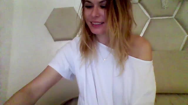 Gallery image thumbnail from Isa__'s myfreecams stream on, 08/26/2023, 23:27 image 5 of 20