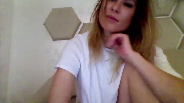Gallery image thumbnail from Isa__'s myfreecams stream on, 08/26/2023, 23:27 image 8 of 20