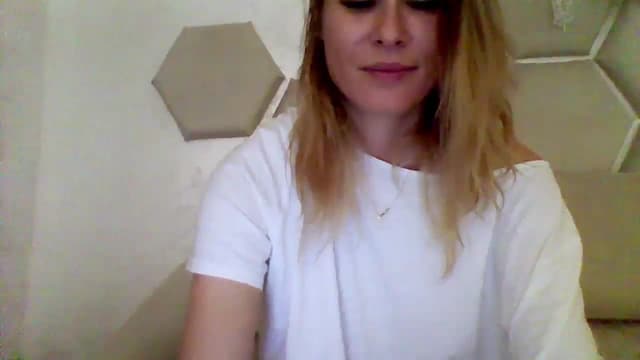Gallery image thumbnail from Isa__'s myfreecams stream on, 08/26/2023, 23:27 image 11 of 20