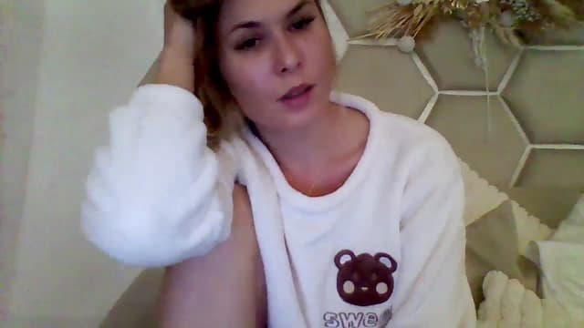 Gallery image thumbnail from Isa__'s myfreecams stream on, 10/22/2023, 21:41 image 18 of 20
