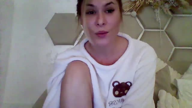 Gallery image thumbnail from Isa__'s myfreecams stream on, 10/22/2023, 21:41 image 7 of 20
