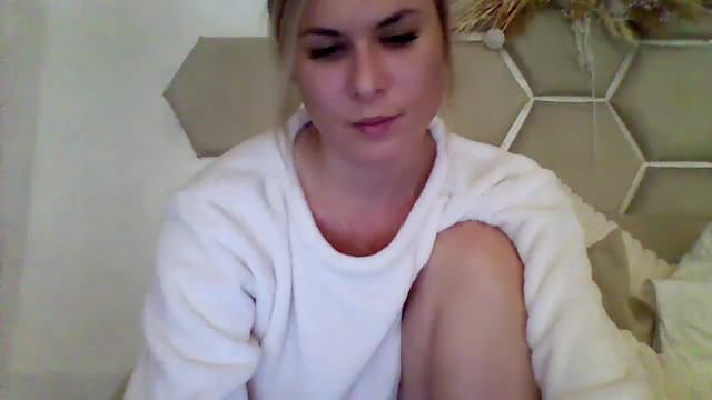 Gallery image thumbnail from Isa__'s myfreecams stream on, 10/22/2023, 21:41 image 10 of 20