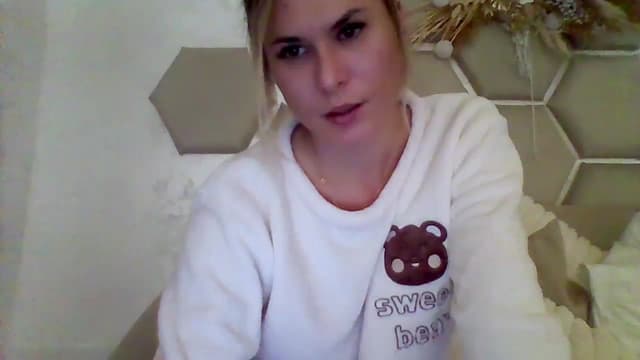 Gallery image thumbnail from Isa__'s myfreecams stream on, 10/22/2023, 21:41 image 17 of 20