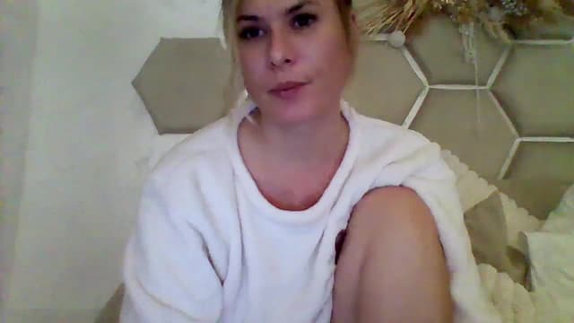 Gallery image thumbnail from Isa__'s myfreecams stream on, 10/22/2023, 21:41 image 12 of 20