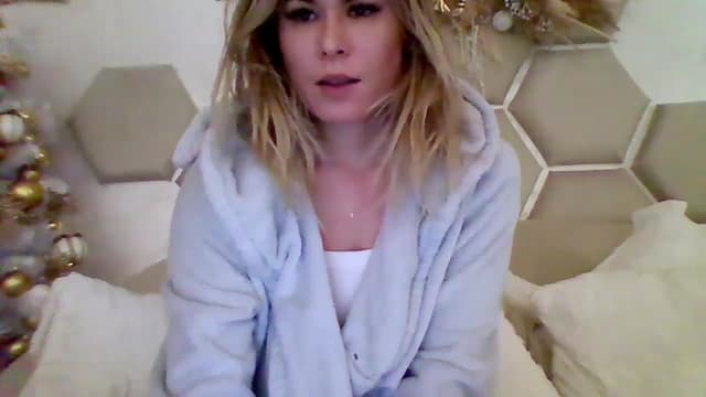 Gallery image thumbnail from Isa__'s myfreecams stream on, 11/26/2023, 01:03 image 4 of 20