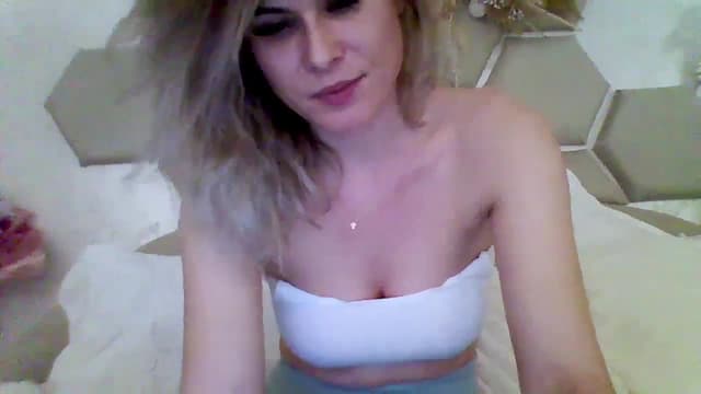Gallery image thumbnail from Isa__'s myfreecams stream on, 02/10/2024, 21:18 image 16 of 20
