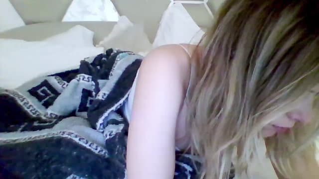 Gallery image thumbnail from Isa__'s myfreecams stream on, 02/24/2024, 21:19 image 7 of 20