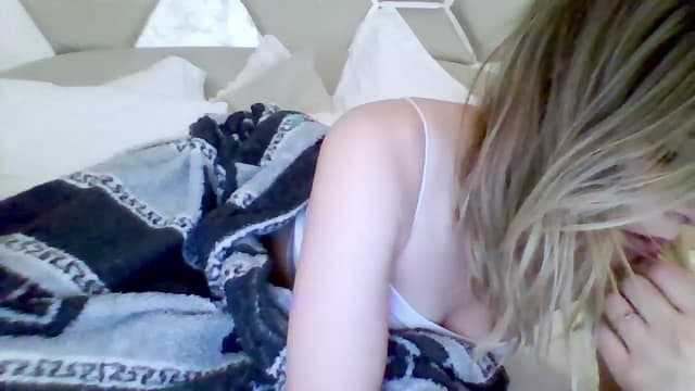 Gallery image thumbnail from Isa__'s myfreecams stream on, 02/24/2024, 21:19 image 17 of 20