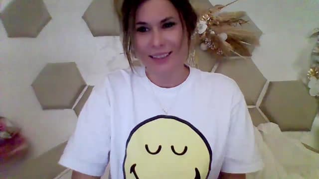Gallery image thumbnail from Isa__'s myfreecams stream on, 05/19/2024, 21:13 image 7 of 20