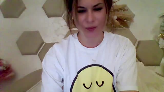 Gallery image thumbnail from Isa__'s myfreecams stream on, 05/19/2024, 21:13 image 8 of 20