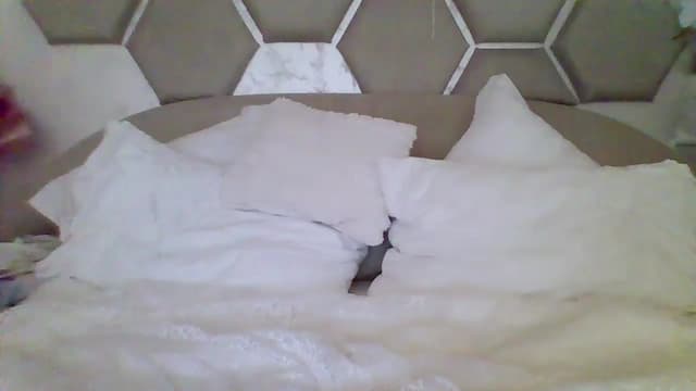 Gallery image thumbnail from Isa__'s myfreecams stream on, 06/15/2024, 16:31 image 3 of 20