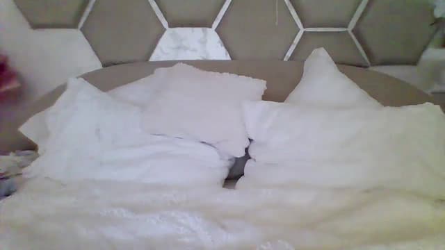 Gallery image thumbnail from Isa__'s myfreecams stream on, 06/15/2024, 16:31 image 4 of 20