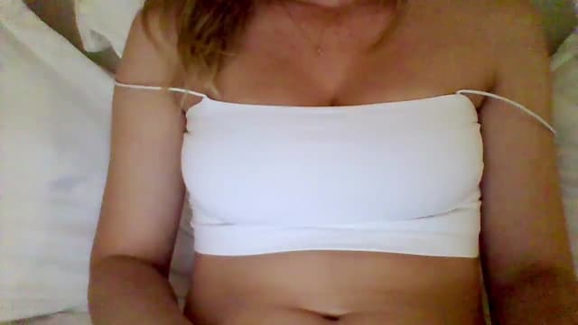Gallery image thumbnail from Isa__'s myfreecams stream on, 07/06/2024, 21:48 image 13 of 20