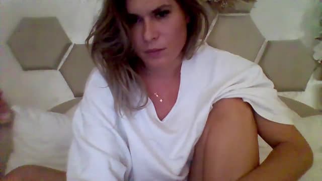 Gallery image thumbnail from Isa__'s myfreecams stream on, 09/15/2024, 19:46 image 9 of 20
