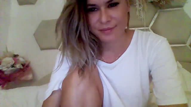 Gallery image thumbnail from Isa__'s myfreecams stream on, 09/19/2024, 17:23 image 20 of 20