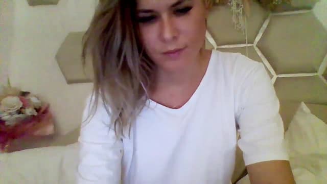 Gallery image thumbnail from Isa__'s myfreecams stream on, 09/19/2024, 17:23 image 18 of 20