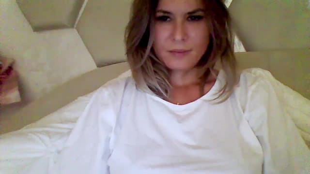 Gallery image thumbnail from Isa__'s myfreecams stream on, 09/19/2024, 18:06 image 11 of 20