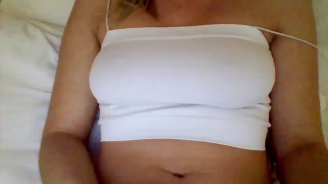 Gallery image thumbnail from Isa__'s myfreecams stream on, 10/17/2024, 23:56 image 9 of 20