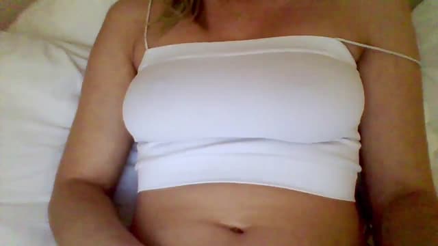 Gallery image thumbnail from Isa__'s myfreecams stream on, 10/17/2024, 23:56 image 11 of 20