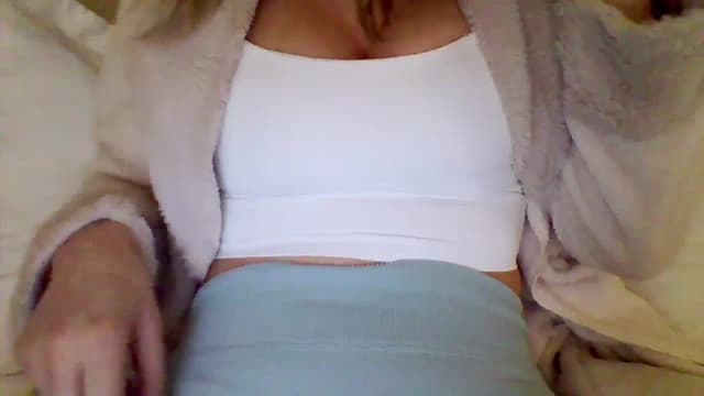 Gallery image thumbnail from Isa__'s myfreecams stream on, 11/06/2024, 16:16 image 19 of 20