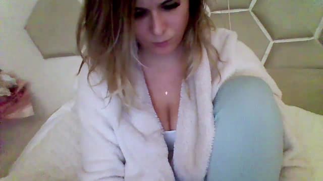 Gallery image thumbnail from Isa__'s myfreecams stream on, 11/06/2024, 16:16 image 3 of 20