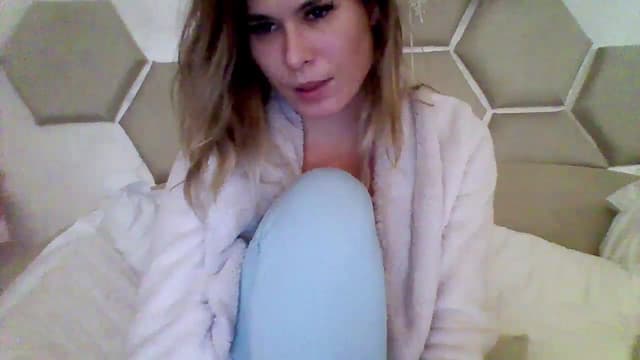 Gallery image thumbnail from Isa__'s myfreecams stream on, 11/06/2024, 16:16 image 8 of 20