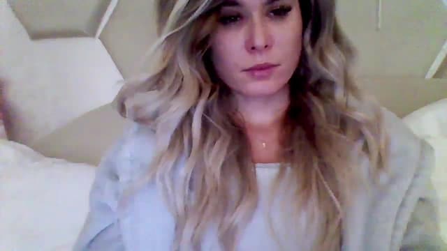 Gallery image thumbnail from Isa__'s myfreecams stream on, 11/09/2024, 22:20 image 2 of 20