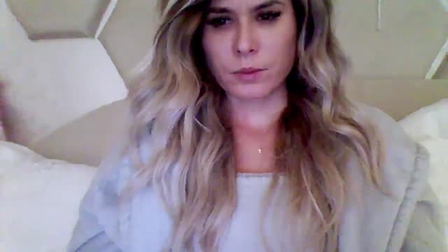 Gallery image thumbnail from Isa__'s myfreecams stream on, 11/09/2024, 22:20 image 6 of 20