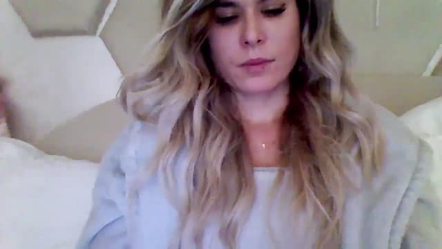 Gallery image thumbnail from Isa__'s myfreecams stream on, 11/09/2024, 22:20 image 3 of 20
