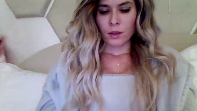 Gallery image thumbnail from Isa__'s myfreecams stream on, 11/09/2024, 22:20 image 13 of 20