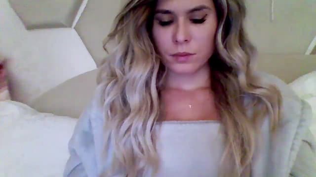 Gallery image thumbnail from Isa__'s myfreecams stream on, 11/09/2024, 22:20 image 11 of 20