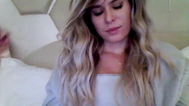 Gallery image thumbnail from Isa__'s myfreecams stream on, 11/09/2024, 22:20 image 9 of 20