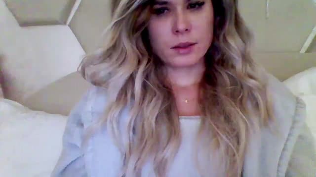 Gallery image thumbnail from Isa__'s myfreecams stream on, 11/09/2024, 22:20 image 1 of 20