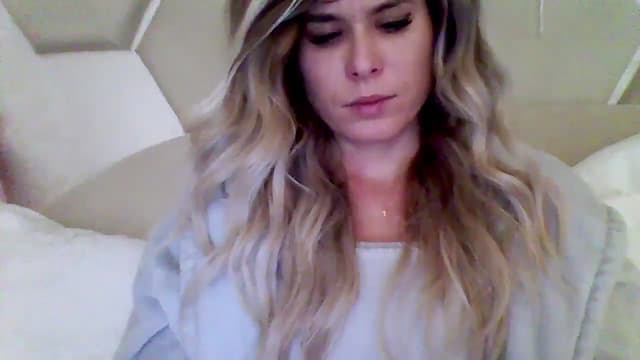 Gallery image thumbnail from Isa__'s myfreecams stream on, 11/09/2024, 22:20 image 8 of 20