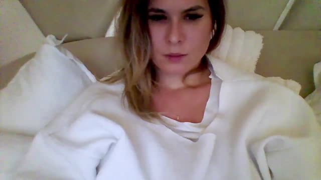 Gallery image thumbnail from Isa__'s myfreecams stream on, 11/16/2024, 20:02 image 12 of 20