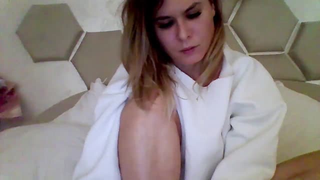 Gallery image thumbnail from Isa__'s myfreecams stream on, 11/16/2024, 20:02 image 2 of 20