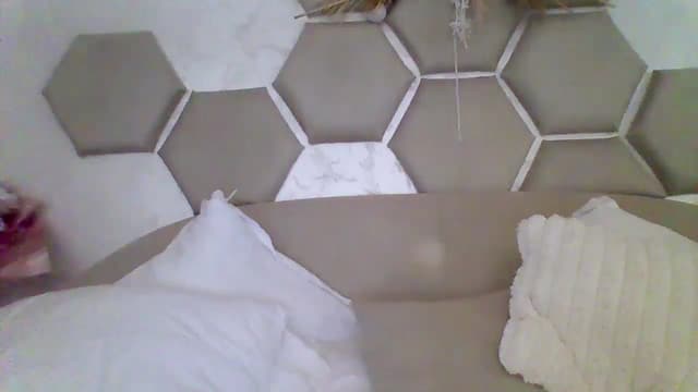 Gallery image thumbnail from Isa__'s myfreecams stream on, 11/16/2024, 20:02 image 5 of 20
