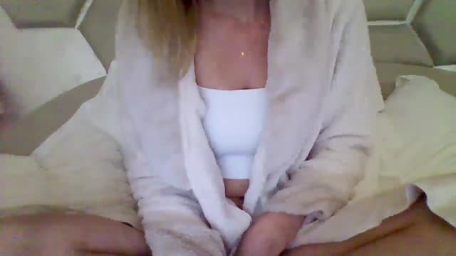 Gallery image thumbnail from Isa__'s myfreecams stream on, 11/27/2024, 12:23 image 2 of 20