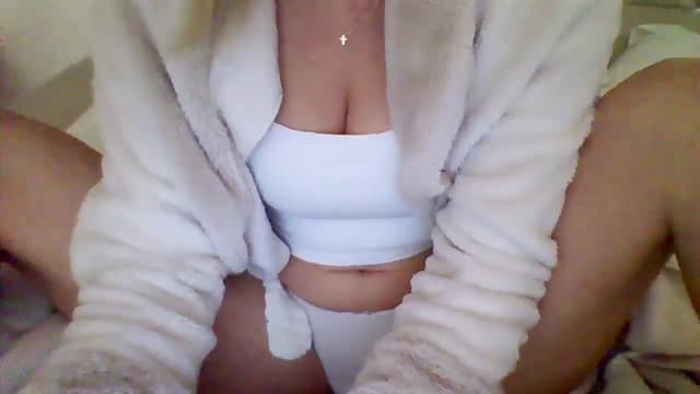 Gallery image thumbnail from Isa__'s myfreecams stream on, 11/27/2024, 12:23 image 18 of 20