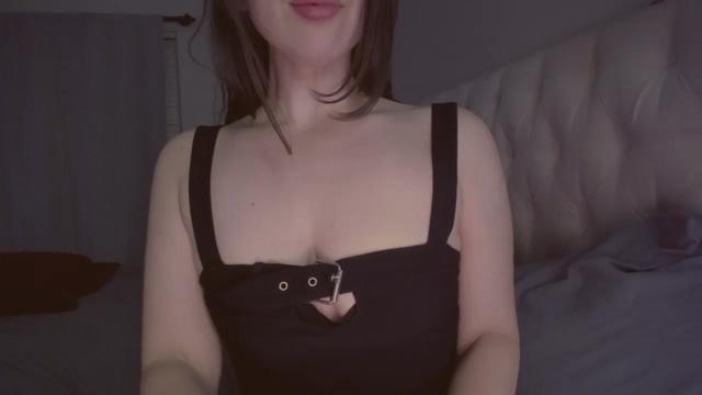 Gallery image thumbnail from Isabelle's myfreecams stream on, 12/24/2023, 04:01 image 7 of 20