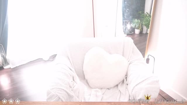 Gallery image thumbnail from Issa_'s myfreecams stream on, 06/05/2025, 23:32 image 16 of 20