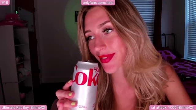 Gallery image thumbnail from ItsLo's myfreecams stream on, 06/19/2023, 21:39 image 17 of 20