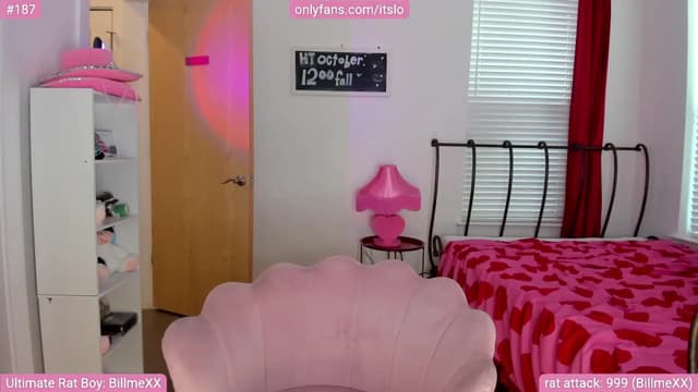 Gallery image thumbnail from ItsLo's myfreecams stream on, 10/02/2023, 19:11 image 18 of 20