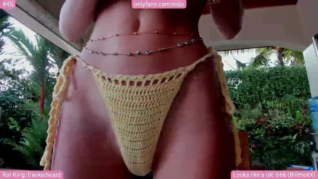 Gallery image thumbnail from ItsLo's myfreecams stream on, 10/12/2023, 22:24 image 15 of 20